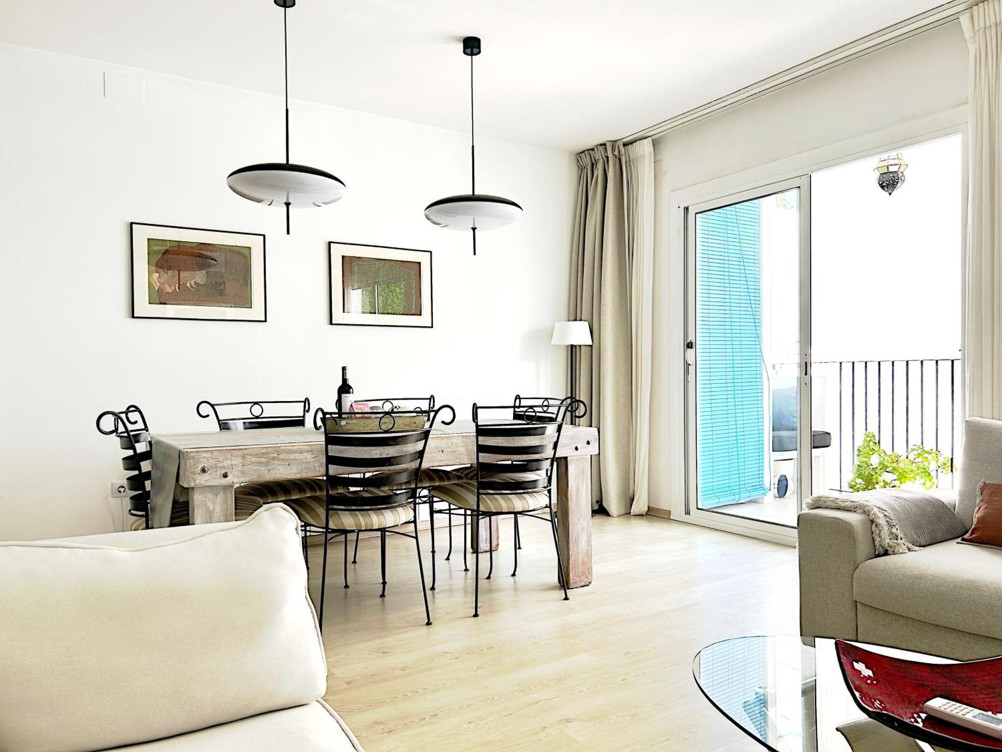 Abbott Apartment - 1 Min From The Beach - 100M2 - Sleeps 8 Sitges Esterno foto