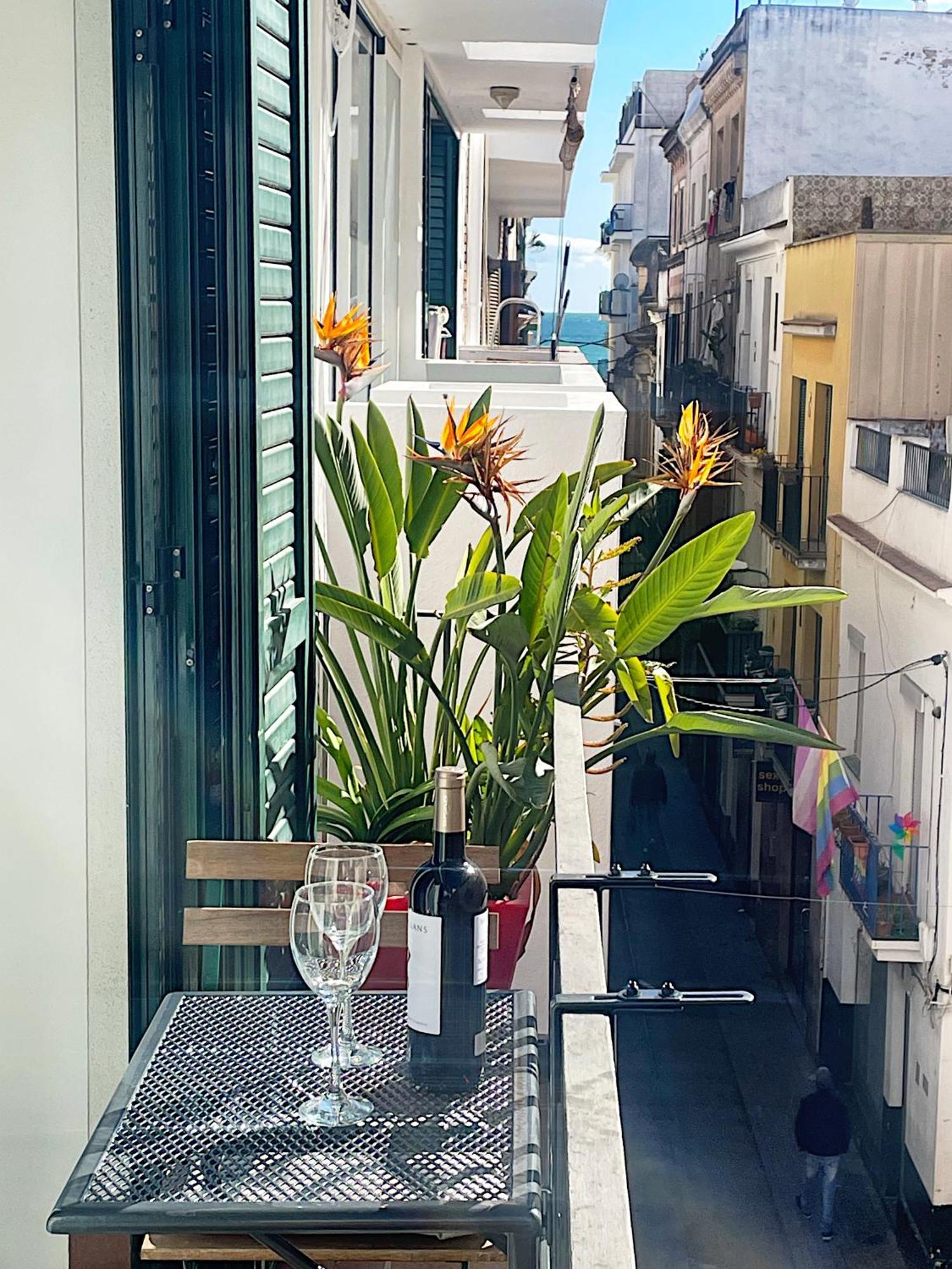 Abbott Apartment - 1 Min From The Beach - 100M2 - Sleeps 8 Sitges Esterno foto