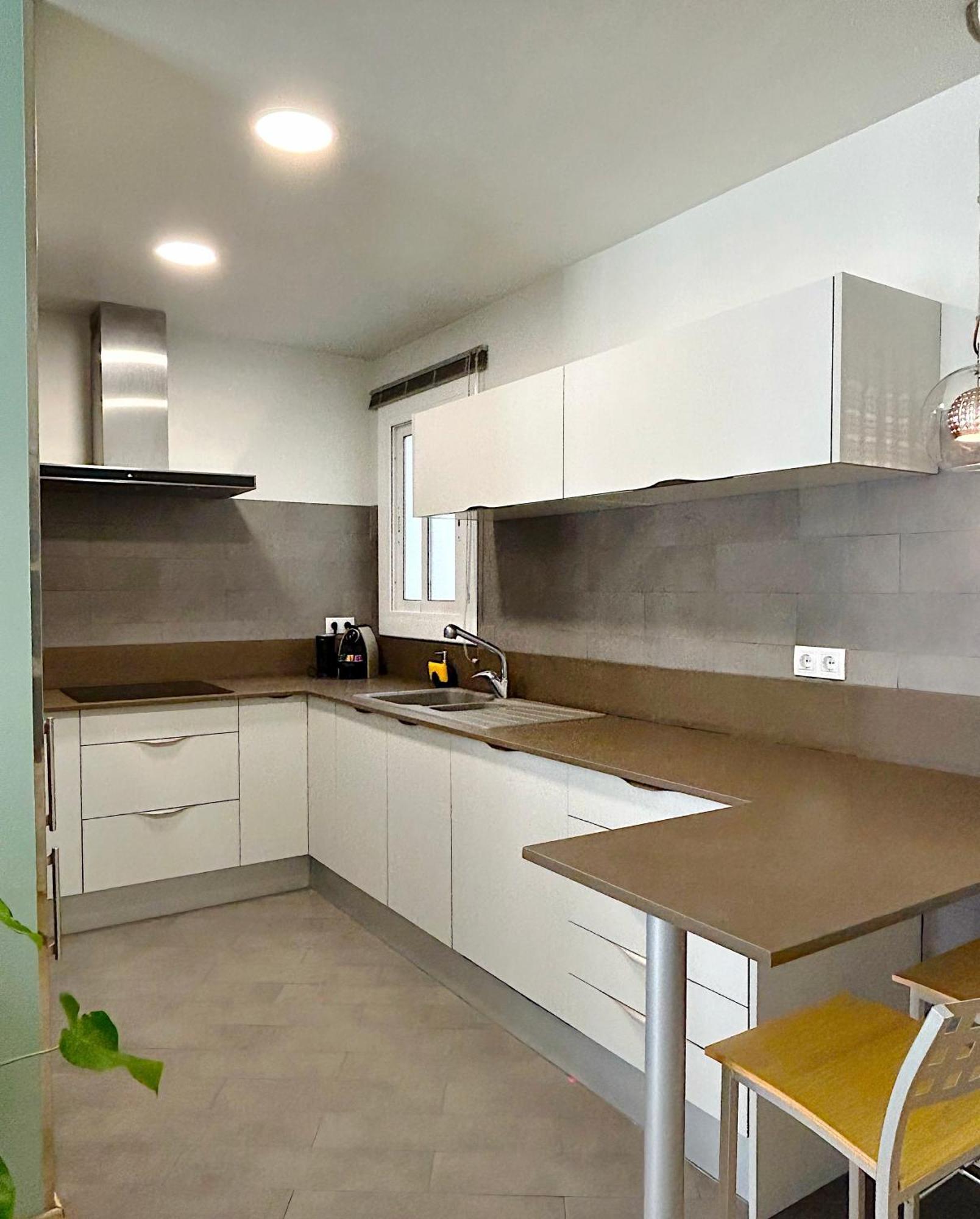 Abbott Apartment - 1 Min From The Beach - 100M2 - Sleeps 8 Sitges Esterno foto